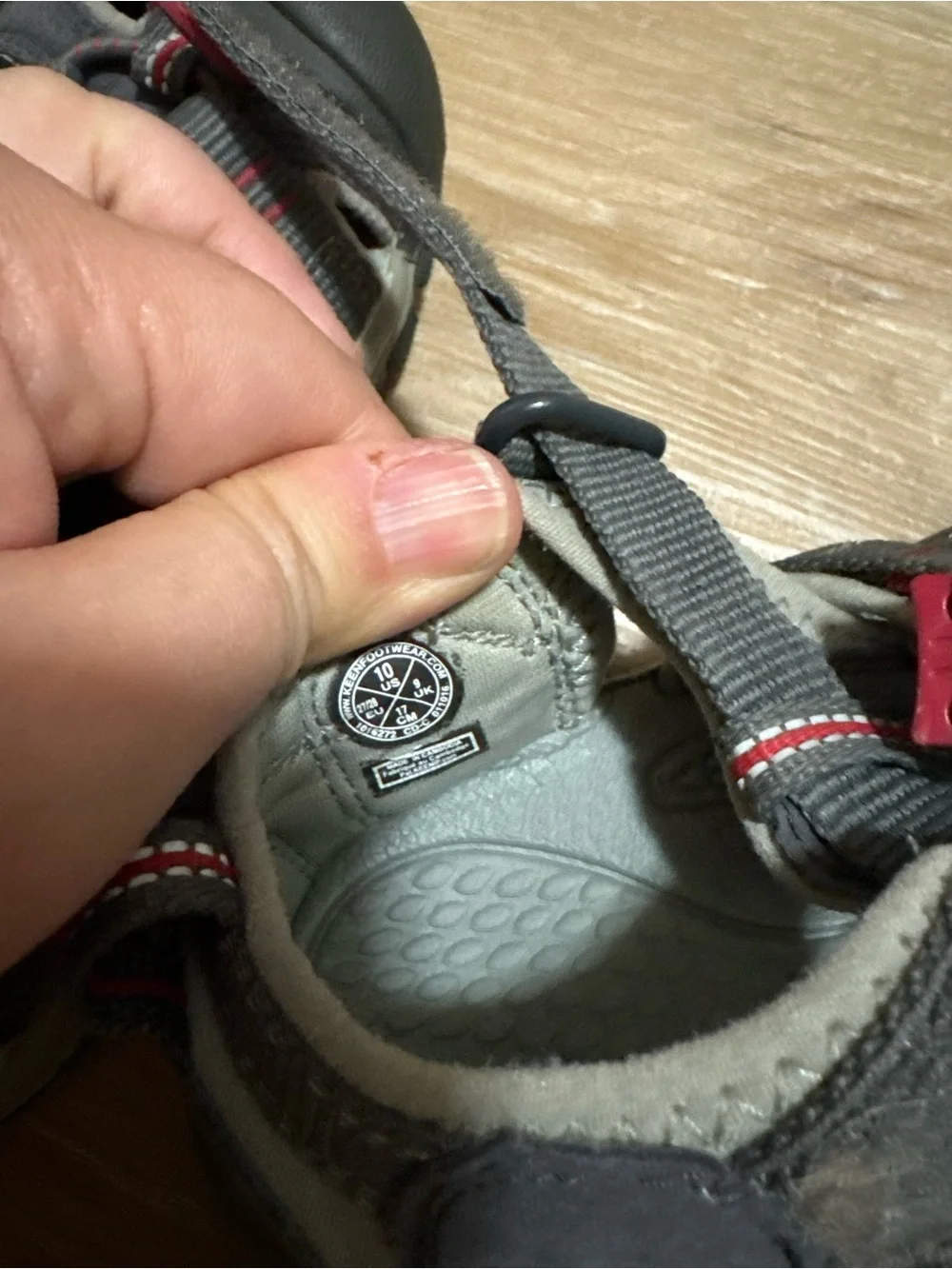 KEEN Kids Newport H2 Waterproof Hiking Sandals Grey Red Size 10 Kids